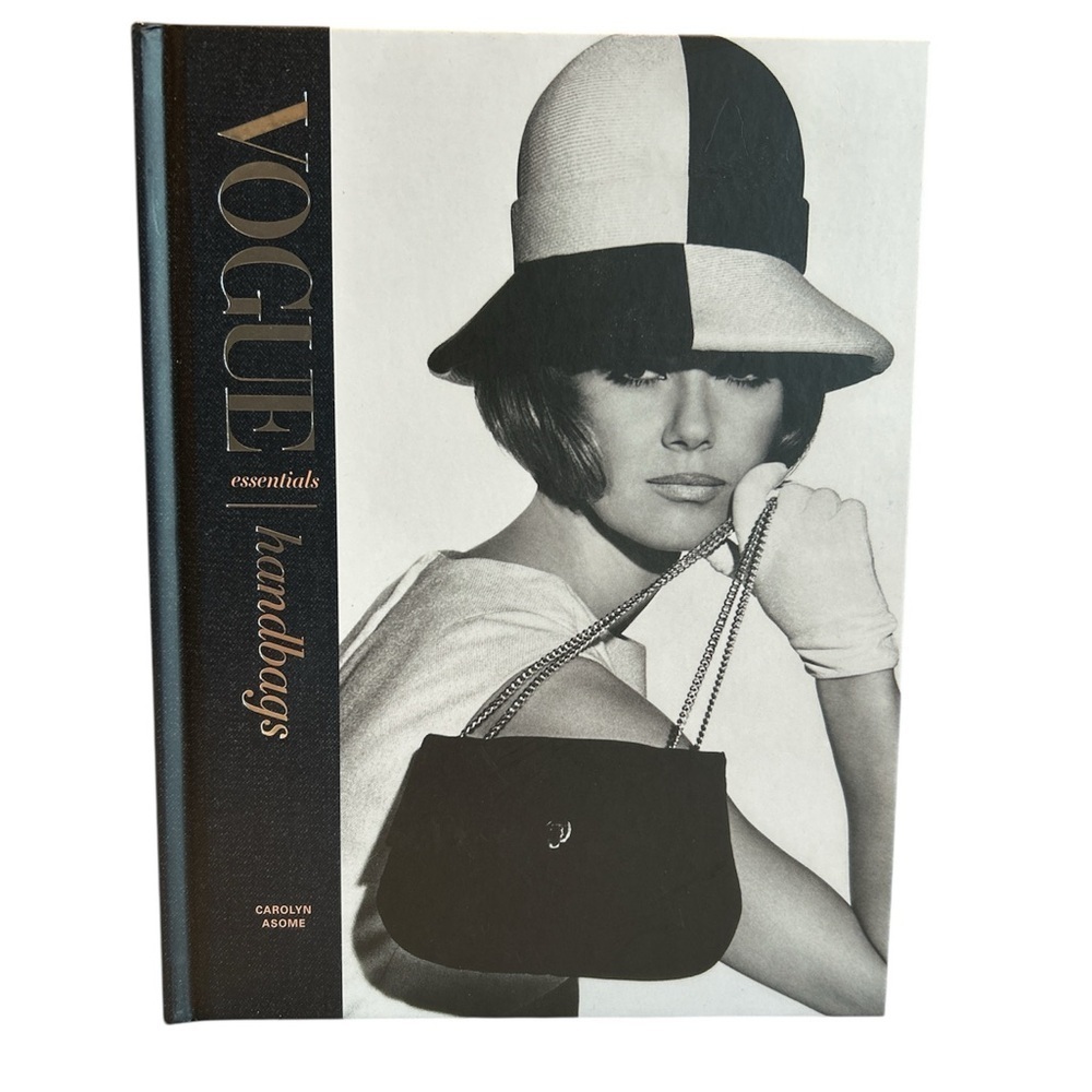 Vogue Essentials Handbags Book